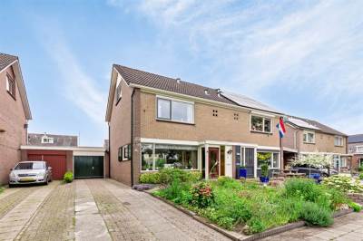 Woning Boveneind 92 Leek