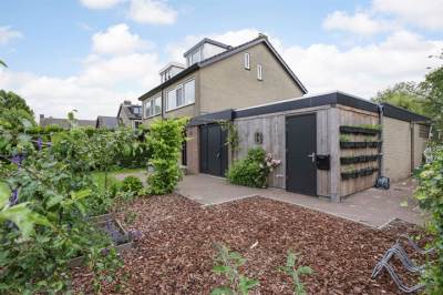 Woning Ooievaarstraat 13 Strijen