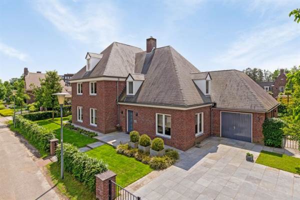 Woning Zomereik 12 Helmond
