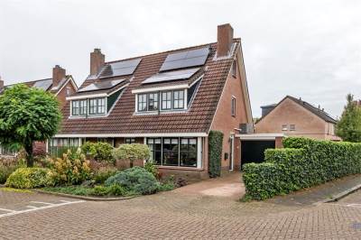 Woning Steenakkerstraat 11 Kerk-Avezaath (Gem. Buren)