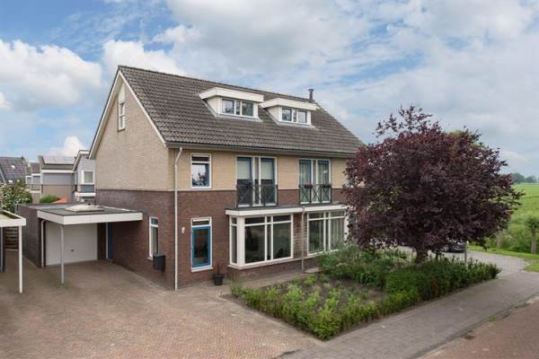 Woning Carry van Bruggenweg 83 Assen