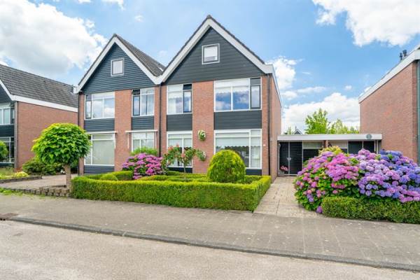 Woning van Limburg Stirumlaan 32 Hoogezand