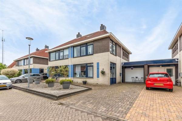 Woning Joop den Uyllaan 11 Veendam