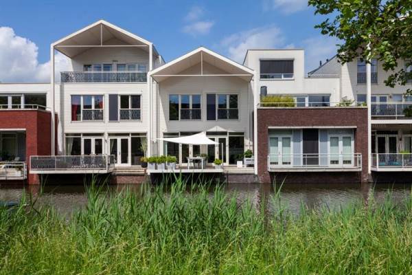 Woning Ladogameer 12 Woerden