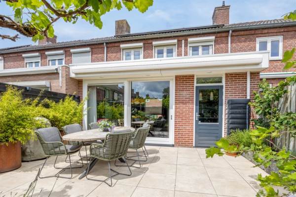 Woning van der Duyn van Maasdamstraat 11 Breda