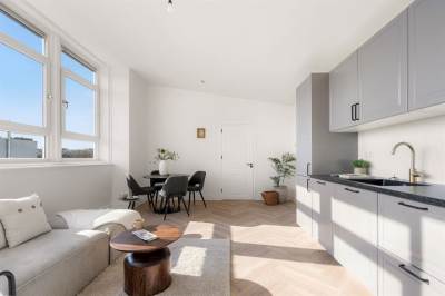 Woning Burgemeester De Vlugtlaan 149D Amsterdam