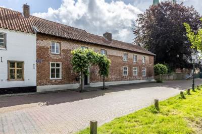 Woning Aan de Kerk 1 Amstenrade