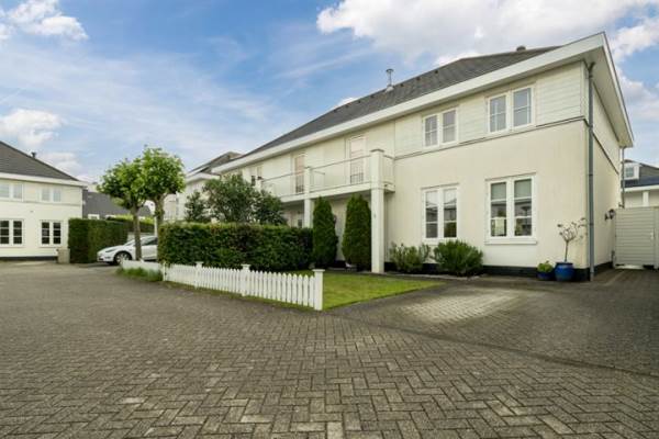 Woning Han G. Hoekstrahof 3 Almere