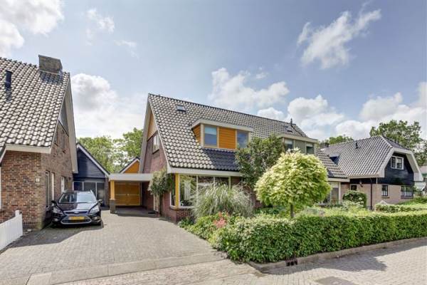 Woning De Praam 6 Tuitjenhorn