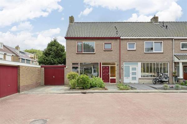 Woning Beatrix van Dongenstraat 11 Heemskerk
