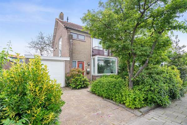 Woning Margrietstraat 1 Rhoon