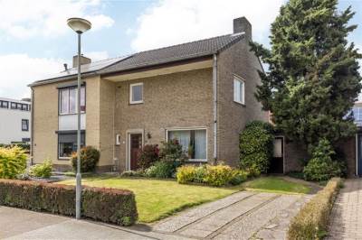 Woning Pastoor Bernegaustraat 14 Munstergeleen