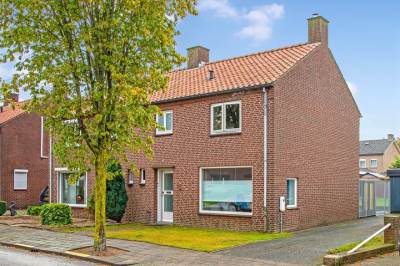 Woning Van Baerlestraat 2 Bergen (LI)