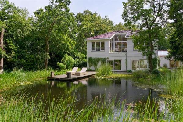 Woning Eeuwigelaan 60 Bergen (NH)