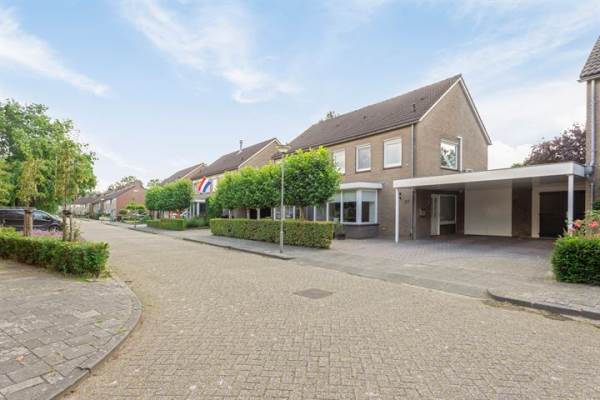 Woning Burgemeester van Claarenbeekstraat 37 Ravenstein