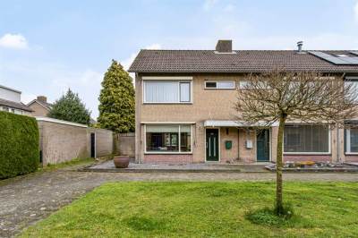 Woning Moerbeistraat 1 Nieuwkuijk