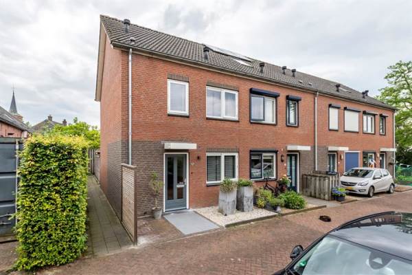 Woning Dorpsplein 9 Nieuwland