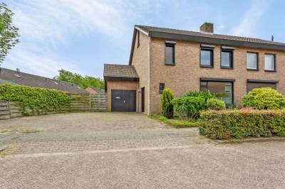 Woning Wethouder Burgers-stee 1 Leuth