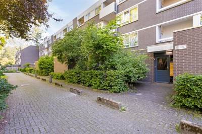 Woning Montfoorthof 107 Amsterdam