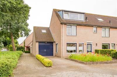 Woning Ruysdaellaan 75 Nijkerk