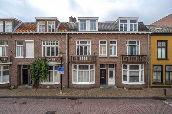 Woning St. Walburgstraat 5 Tiel