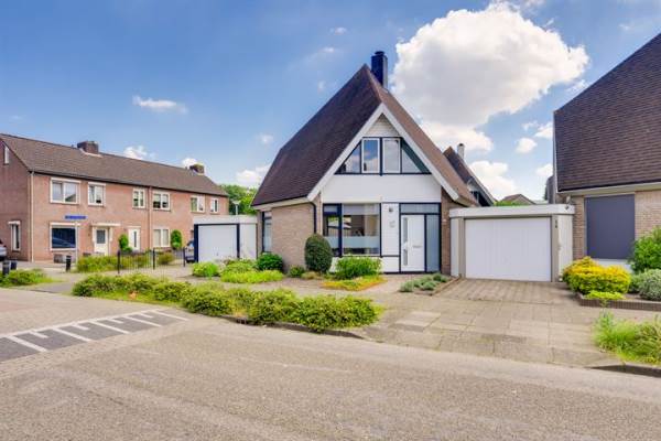 Woning President Hopstakenlaan 18 Hoeven