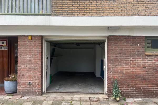 Garage Cornelie van Zantenstraat 230 Den Haag