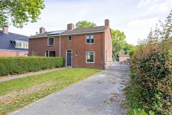 Woning Hoofdstraat 21 Pieterburen
