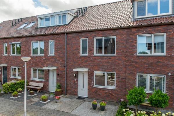 Woning W.L. Döllstraat 42 Lisse