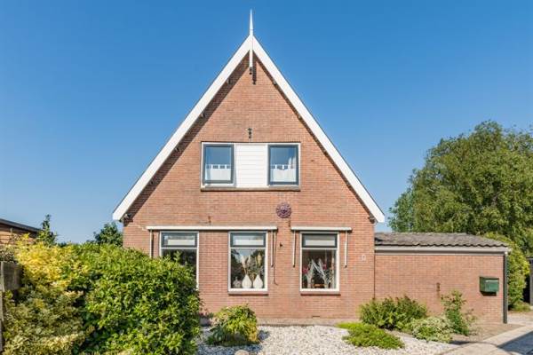 Woning Kerkbuurt 9 Tuitjenhorn