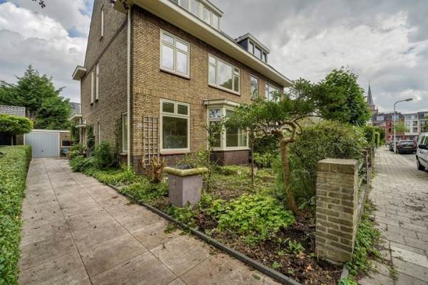 Woning Koningin Wilhelminalaan 12 Voorschoten