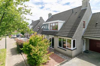 Woning Simon Vestdijkstraat 6 Raamsdonksveer