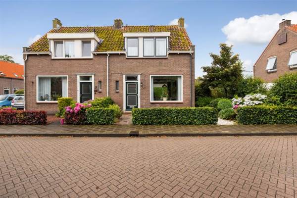 Woning Plantsoen 4 Bleskensgraaf ca