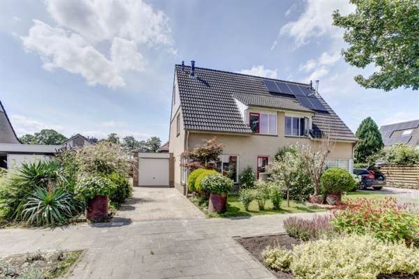Woning A.J. Rennenstraat 26 Kraggenburg
