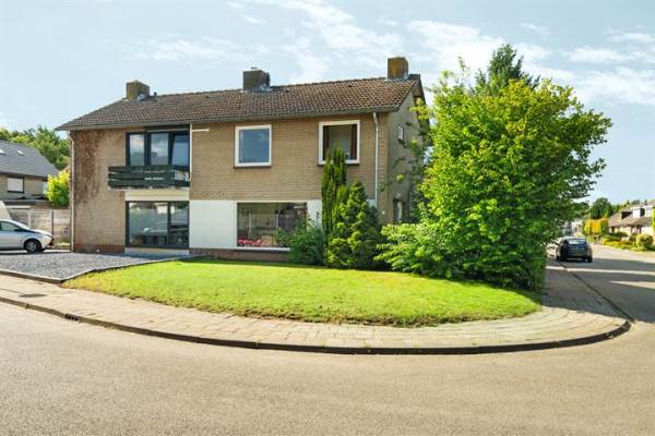 Woning Jacob Ruysdaelstraat 6 Bergen (LI)