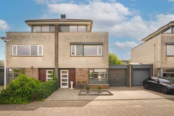 Woning W.J. van der Hooftstraat 43 Meteren