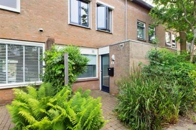 Woning Beatrixplantsoen 15 Woubrugge