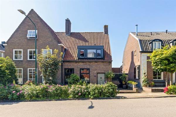 Woning Stationsweg 12 Rhenen