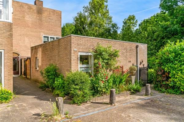 Woning Van den Berghlaan 325 Hoofddorp