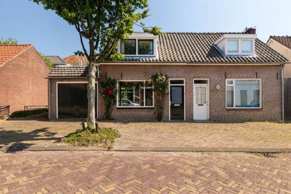 Woning Leerthouwerstraat 17 Geertruidenberg