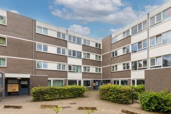 Woning Montfoorthof 72 Amsterdam