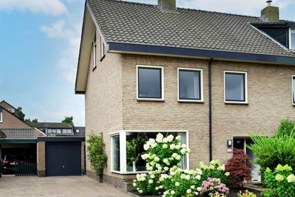 Woning Van Dijkhuizenstraat 41 Nijkerkerveen