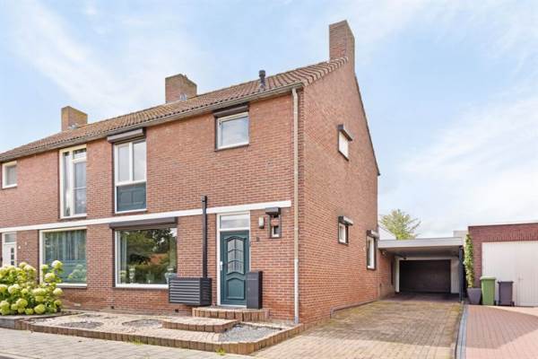 Woning Burgemeester Magnéestraat 2 Horn