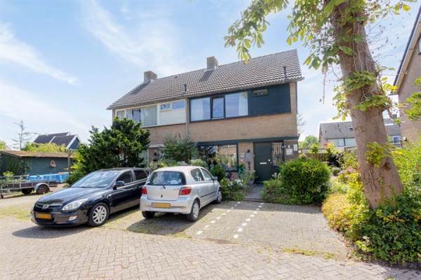 Woning Anjerstraat 10 Waarland
