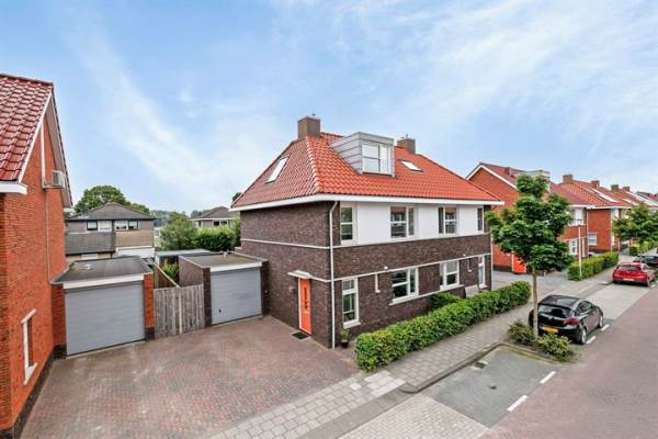 Woning Bernhardstraat 19 Strijen