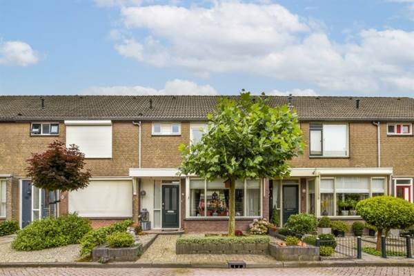 Woning Dr. Gravemeijerstraat 25 Giessenburg