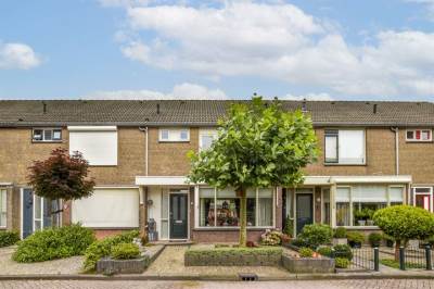 Woning Dr. Gravemeijerstraat 25 Giessenburg