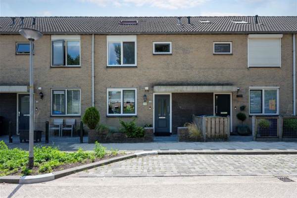 Woning Ravelplantsoen 74 Almere