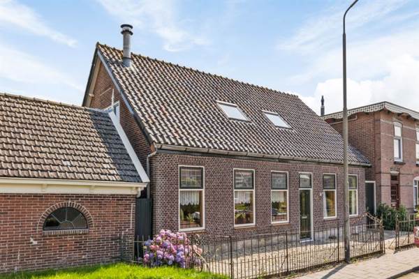 Woning Pastoor van der Plaatstraat 19 Rijpwetering