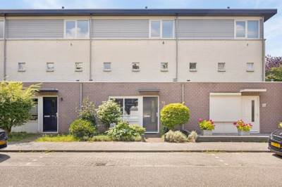 Woning Mies van der Rohestraat 18 Dongen